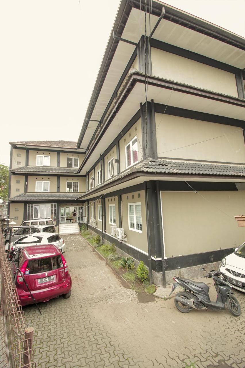 Oyo 260 Home 33 Бандунг Екстериор снимка